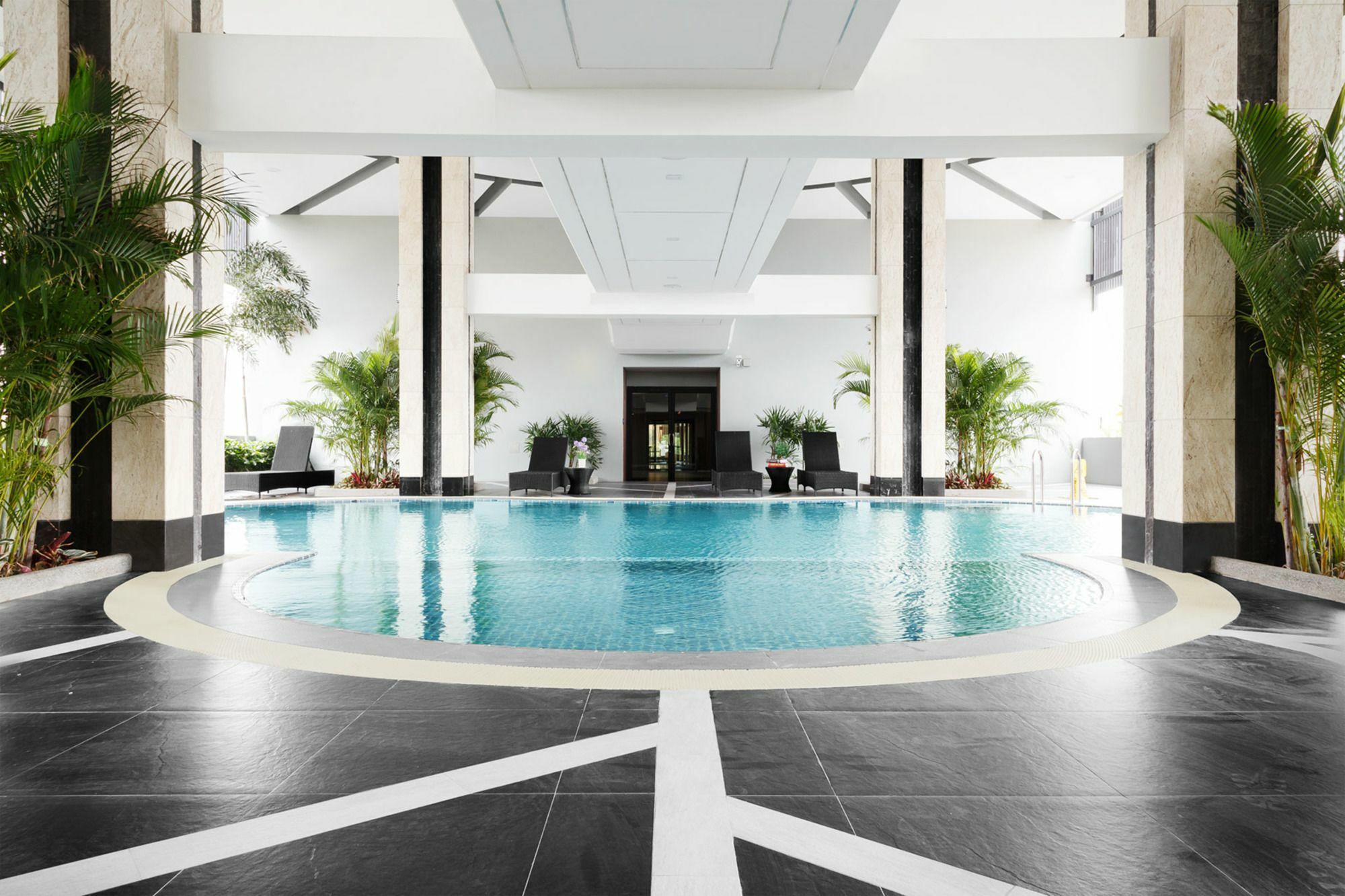 Green Point Residence Hotel Bangkok Exteriör bild
